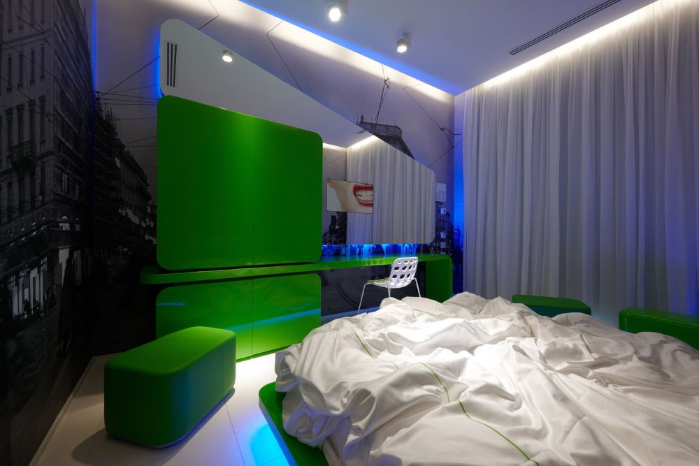 Зеленый цвет в интерьере спальной комнаты хай тек