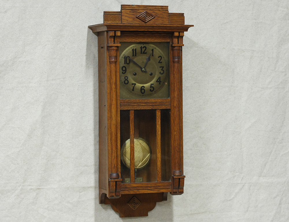 Настенные часы германия. Hamburg-amerikanische uhrenfabrik(hau) часы. Настенные часы с маятником и боем Восток н-19902. Каминные часы с боем Junghans. Старые настенные часы.