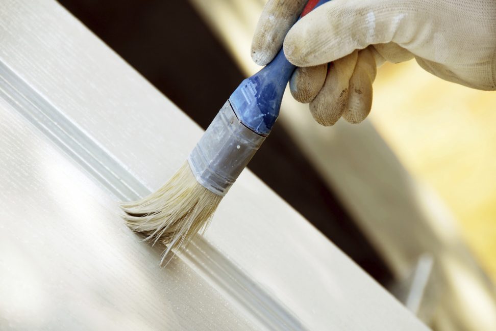 Используйте акриловую краску для удобной покраски мебели