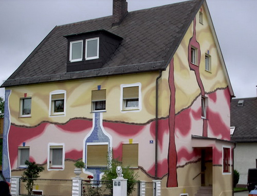 Покраска фасада дома в 2 цвета
