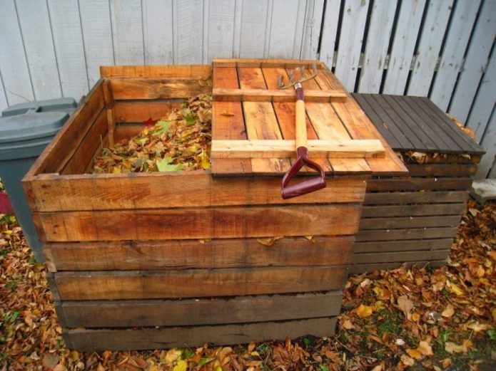 Ящик для компоста из старых досок