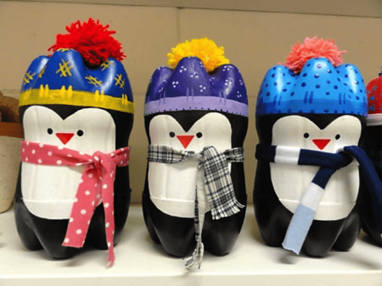 Красочные пингвины из простой пластиковой бутылки
