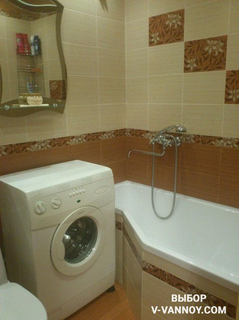 Выбирая ванную со скошенной формой, у вас появится возможность поставить стиральную машину в ванной комнате, совмещенной с туалетом.