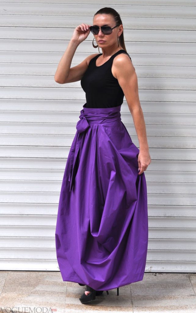 фиолетовая юбка под топ черный